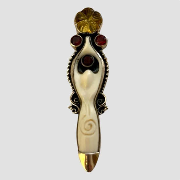 ‼️💥PRICE DROP ☄️Sterling 925 Goddess Pendant Rare Bone Garnets Citron crystals - Picture 2 of 10